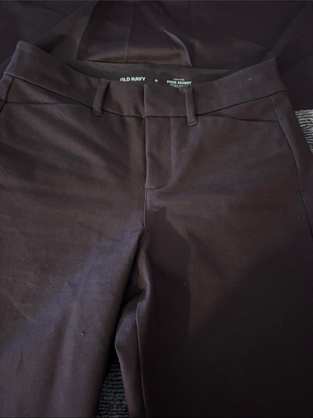 Old Navy High Rise Pixie Skinny Pants in Burgundy